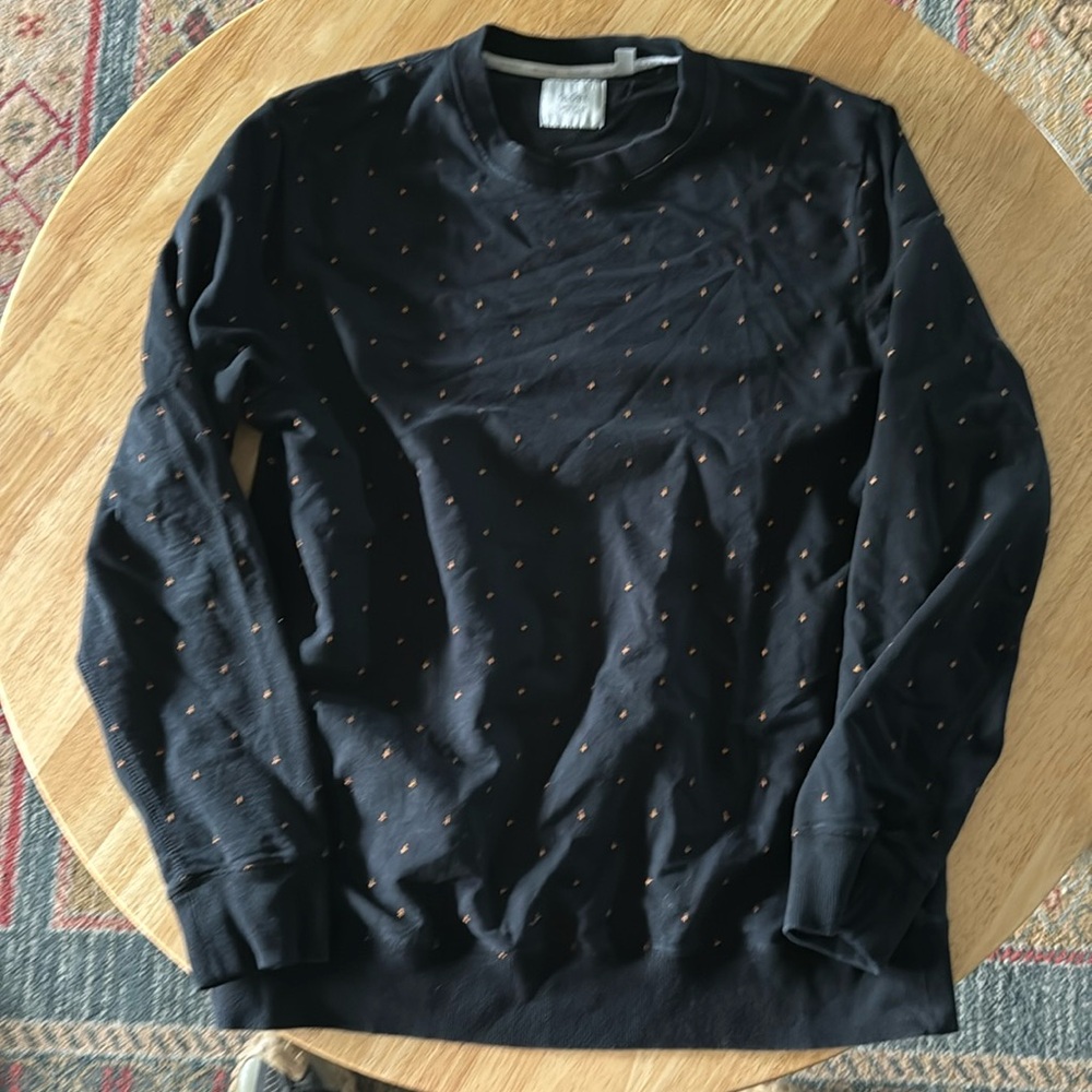 Men’s Globe XL sweater like new
